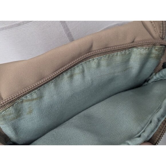 TravelSmith Crossbody Compact Traveling Purse w/flaw - Picture 5 of 8